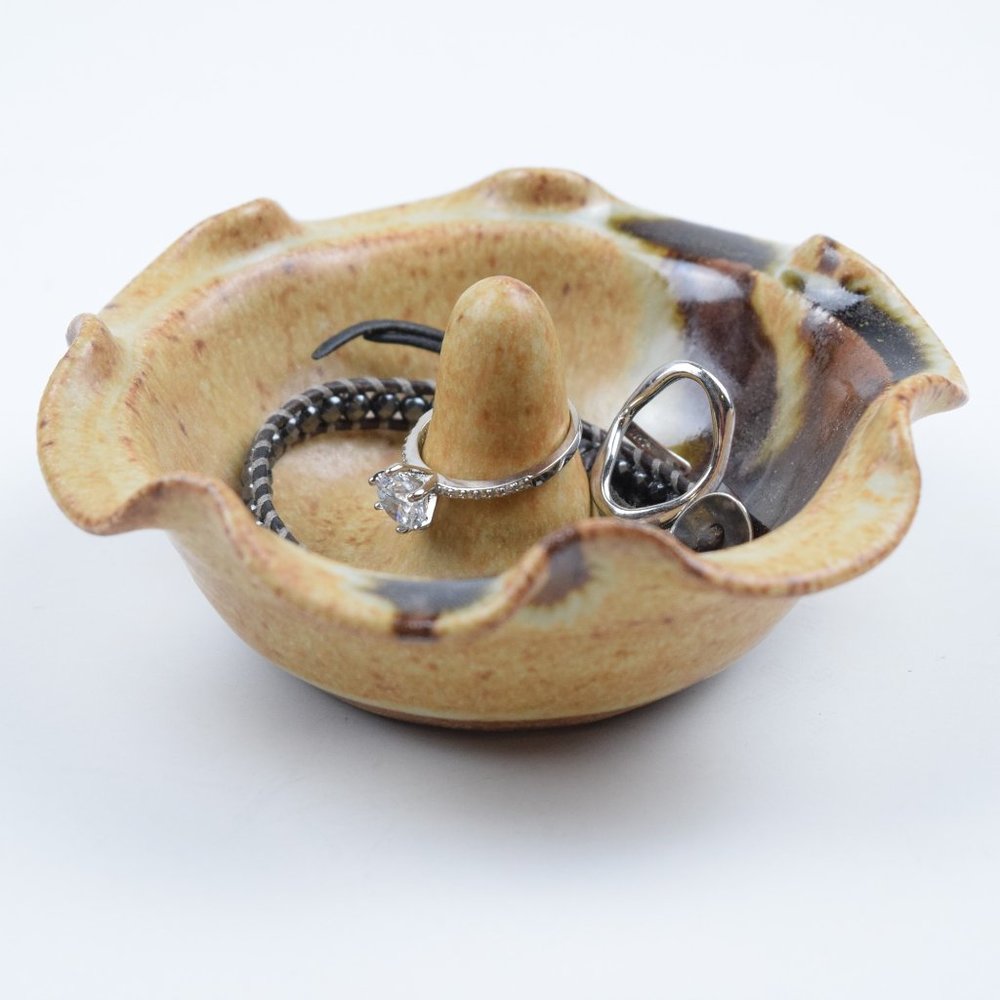 HANDMADE POTTERY TRINKET/RING HOLDER/ JEWELRY STORAGE DISH
